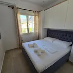 Nian * Vlora
